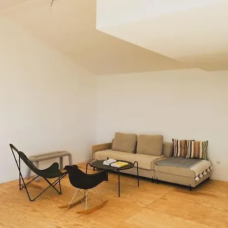 Cabanon Moderne, Les Pieds Dans L'eau * 乐普拉代