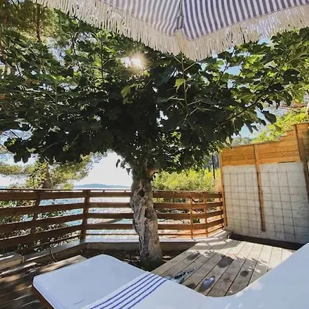 Cabanon Moderne, Les Pieds Dans L'eau 乐普拉代
